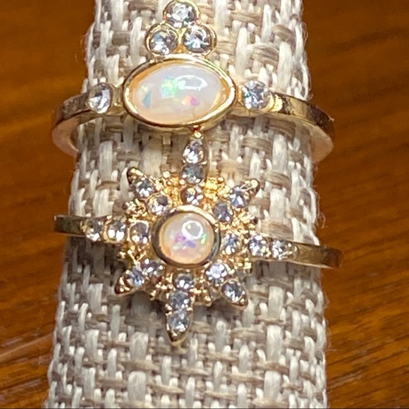 Snow Queen Set of 7 Gold Fashion Knuckle Rings. - Picture 5 of 5